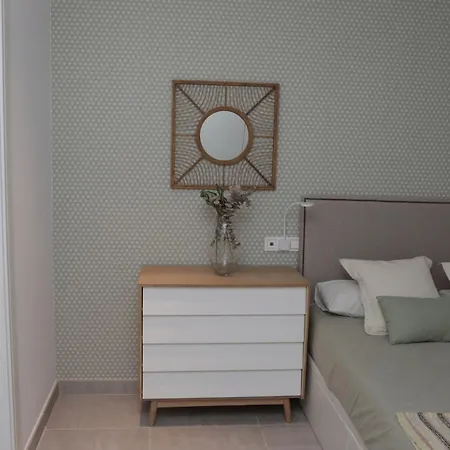 Eleven Views Lightbooking Apartment *