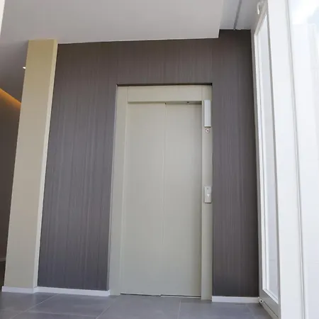 Eleven Views Lightbooking Apartment *