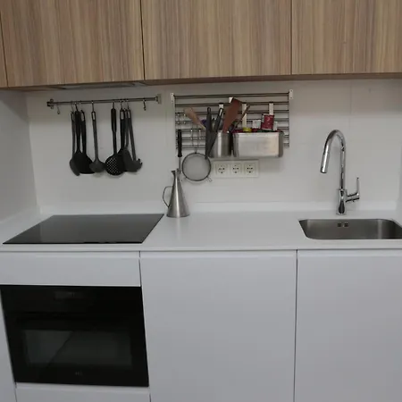 Eleven Views Lightbooking Apartment *