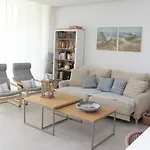 Eleven Views Lightbooking 아파트